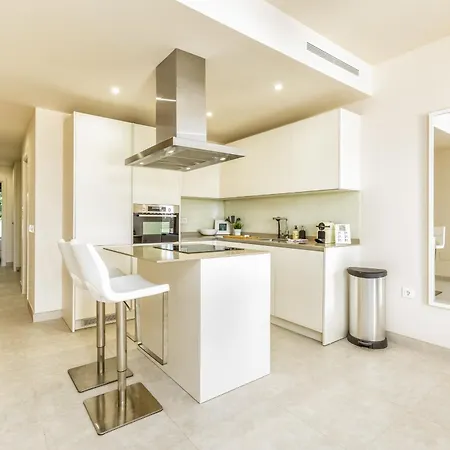Vivi Homes - Lotus Pool, Garden, Gym & Apartment