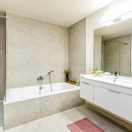 Apartment Vivi Homes - Lotus Pool, Garden, Gym &
